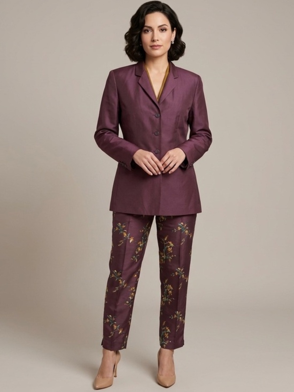 Vintage Noviello Bloom Suits brown floral silk suit set. Size 6